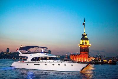 Sunset Cruise on Luxury Yacht Istanbul Bosphorus (Small-Group)
