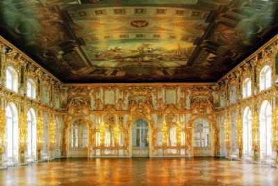 Tour to the Grand Palace of Peterhof and Catherine Tour to the Grand Palace of Peterhof and Catherine's Palace