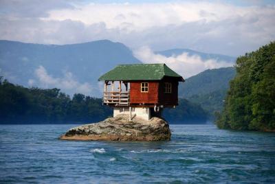 Sargan Eight Railway,Drvengrad & House on the Drina River day tri Sargan Eight Railway,Drvengrad & House on the Drina River day tri