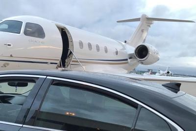 Private One-Way Transfer: Toronto Pearson Airport or Richmond Hil Private One-Way Transfer: Toronto Pearson Airport or Richmond Hil