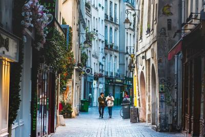 Guided Walking Tour: Iconic Neighborhoods of Paris Guided Walking Tour: Iconic Neighborhoods of Paris
