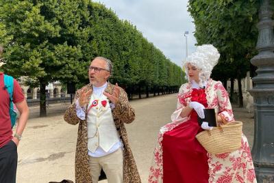 Private historical tour in Paris with Marie Antoinette