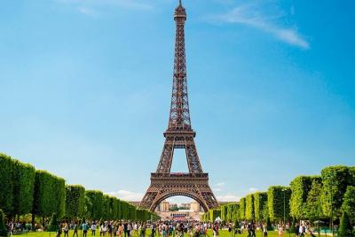 The Eiffel Tower: The universal gem of Paris The Eiffel Tower: The universal gem of Paris