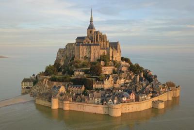 Mont St. Michel, D-Day Beaches & Loire Valley Castles, 3-Day Priv Mont St. Michel, D-Day Beaches & Loire Valley Castles, 3-Day Priv