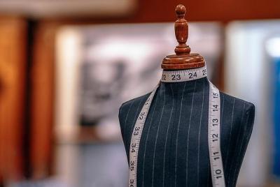 Wandering around Milan fashion district: shopping becomes persona