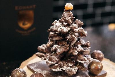 Chocolate Christmas Tree Workshop in the heart of Paris ! Chocolate Christmas Tree Workshop in the heart of Paris !