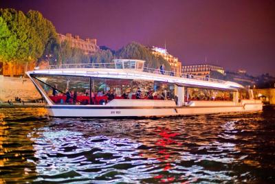 Bateaux Mouches Paris Seine Early Evening Dinner Cruise