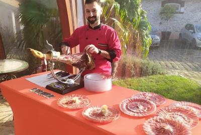 Tasting of different Iberian bellota hams and cold meats.