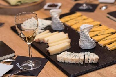 Premium French Cheese Tasting Experience : Fromagerie Private Tour