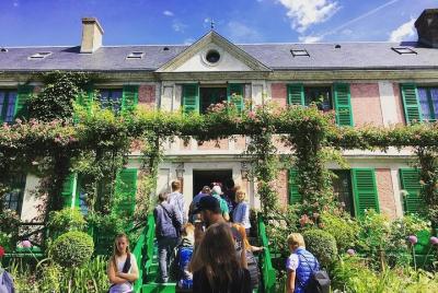 Paris - Giverny Tour : Claude Monet's House and Gardens Guided Tour