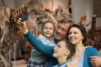 Dinosaurs Family Tour in the Natural History Museum of Paris Dinosaurs Family Tour in the Natural History Museum of Paris
