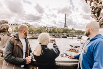 Paris Private Custom Tour with a Local Guide, Hidden Gems & Highlights ★★★★★