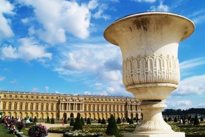 Versailles Palace Priority Access Guided Tour Optional Show & Pickup from Paris
