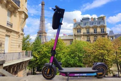 2h30 Audioguided Tour in Electric Scooter in Paris (App + GPS)