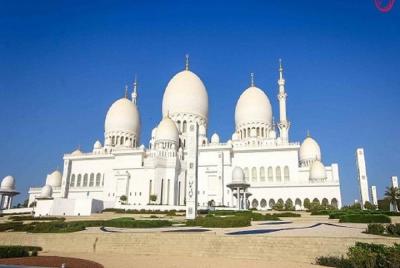 Abu Dhabi Sheikh Zayed Grand Mosque with Coffee at Emirates Palac Abu Dhabi Sheikh Zayed Grand Mosque with Coffee at Emirates Palac