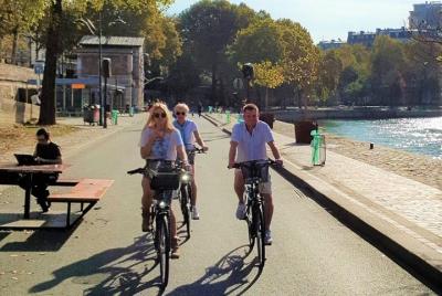 Paris for Newbies - Bike tour for Families & Friends 