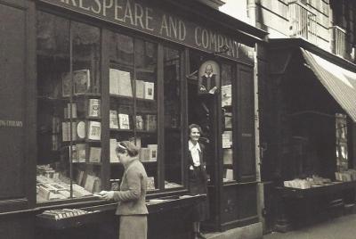 Paris 1920: Lost Generation Writers of the Left Bank (Small Group