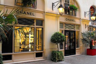 Coco Chanel's Paris Walking Audio Tour by VoiceMap