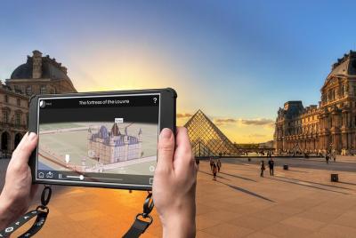 Immersive City Tour and Seine River Cruise