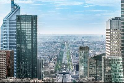 Skip the Line: La Grande Arche Paris La Defense Skydeck Admission Ticket