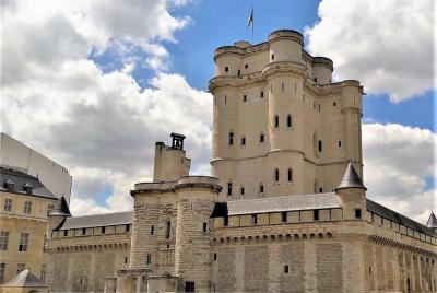Family Fun in Paris - Discover life in a Medieval Castle (Small G