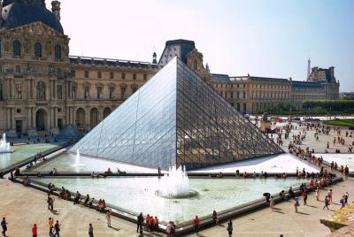 Fast-Track Louvre Museum E-Ticket with Mobile App Audio Tour 