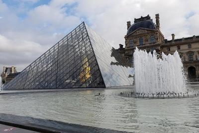 Paris' Louvre Museum Virtual Guided Tour