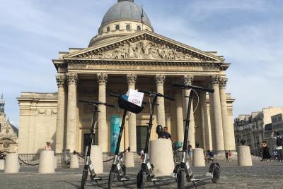 Scooter treasure hunt to visit Paris!