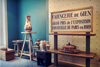 Gien Ceramic-Painting Workshop in Paris