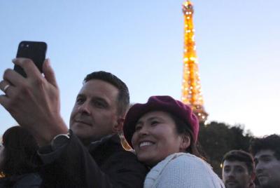 Evening Eiffel Tower Tour & Seine River Cruise with Champagne