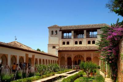 Malaga Shore Excursion: Skip-the-Line Alhambra and Generalife Gardens Tour Malaga Shore Excursion: Skip-the-Line Alhambra and Generalife Gardens Tour