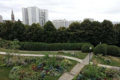 Flâneurs of Belleville: Explore the art of city walking on an audio walking tour