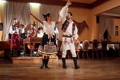 Folklore Evening Including Traditional Czech Dinner in Prague