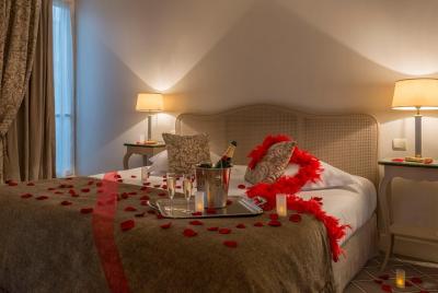 Paris romantic decoration hotel delivery
