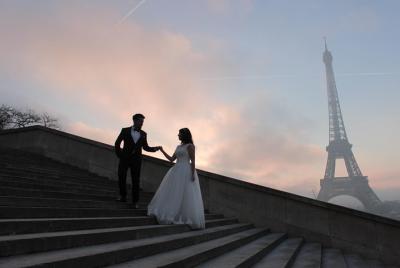 Paris Photoshoot with Professional Photographer