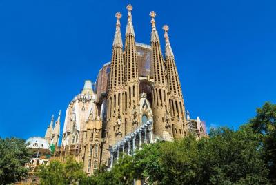 Montserrat Monastery and Sagrada Familia Tour with Liquor Tasting