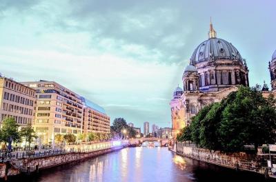 Berlin Like a Local: Customized Private Tour Berlin Like a Local: Customized Private Tour