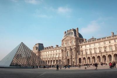 Audio guide in Louvre museum, Paris. For rent. Cheap and comfortable!