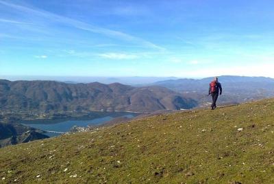 Hike Lake Castle and good food!