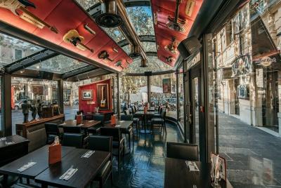 Skip the Line: Hard Rock Cafe Rome Including Meal 