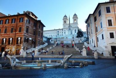 Smooth wake up with cappuccino through the Rome Piazzas and Fount