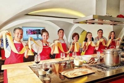 Rome: Italian Pasta Cooking Experience 