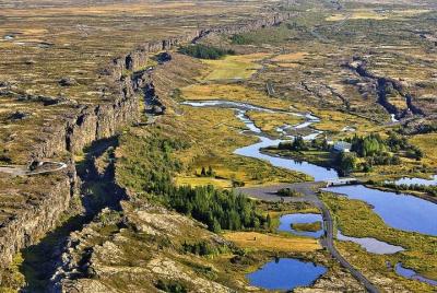Magnificent Icelandic Winter. Northern Lights & Golden Circle Com