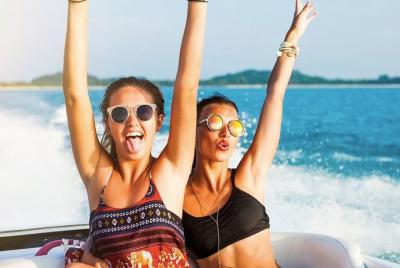 2Hr Private Boat Tour with Captain & Champagne, See Island & Sand 2Hr Private Boat Tour with Captain & Champagne, See Island & Sand