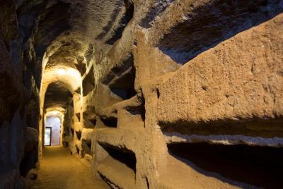 Rome Underground: VIP Transfer to the Catacombs + Guided Tour