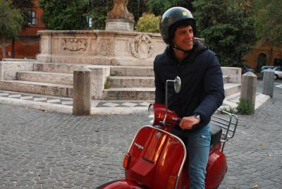 Rome by vintage vespa: Private panoramic tour with pick up