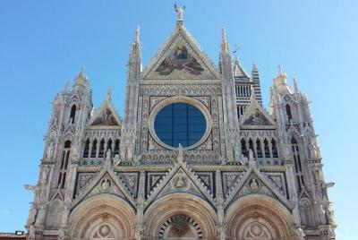 Transfer to Florence, visiting Orvieto from Rome (or in reverse)