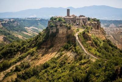 Transfer to Florence, visiting Bagnoregio from Rome (or in reverse)
