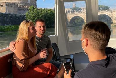 Boat trip with aperitif and dinner in an exclusive restaurant on the river