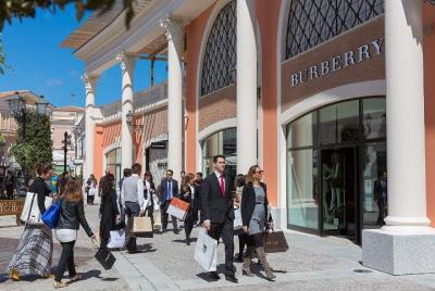 Small-Group Tour: Outlet Shopping Day Tour to the Castel Romano Fashion District